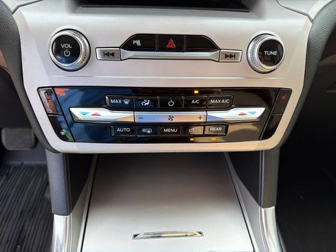 Certified 2023 Ford Explorer XLT w/ Equipment Group 202A RWD image 33