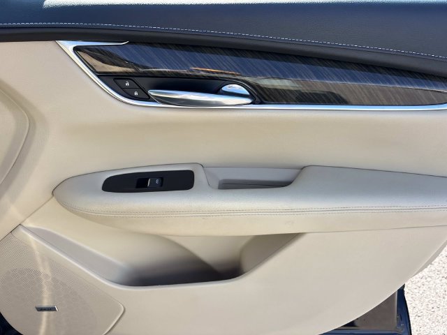 Used 2017 Cadillac XT5 FWD image 22
