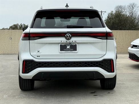 New 2026 Volkswagen Tiguan SE R-Line image 6