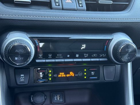 Used 2024 Toyota RAV4 Limited image 25