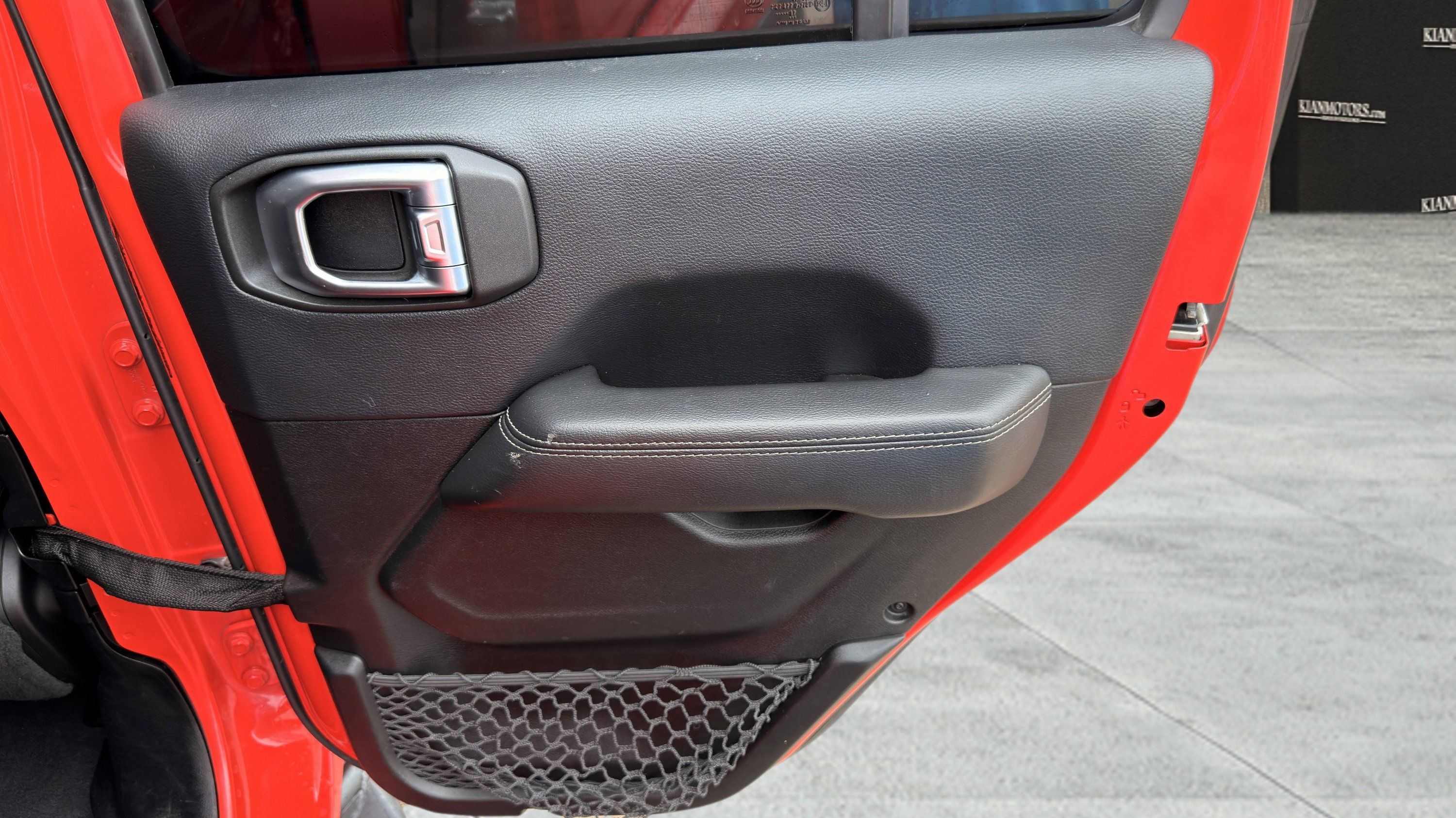 Used 2018 Jeep Wrangler Unlimited Sahara w/ Uconnect 4C Nav & Sound Group AWD/4WD image 37
