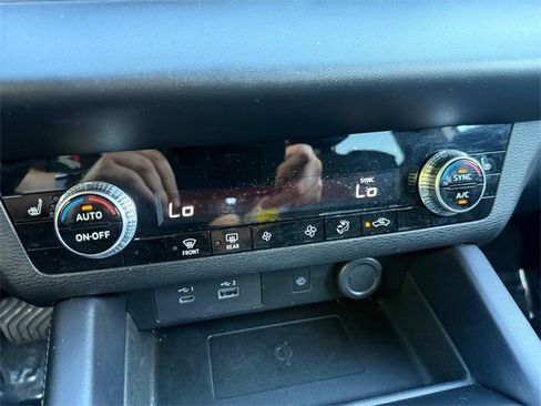 Used 2024 Mitsubishi Outlander SE image 20