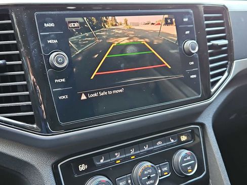 Used 2022 Volkswagen Atlas SEL R-Line image 31