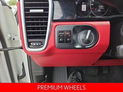 Used 2021 Porsche Cayenne Coupe w/ Assistance Package AWD/4WD image 13