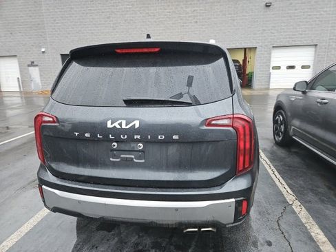 Used 2023 Kia Telluride S w/ S Sunroof Package image 9