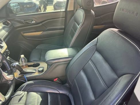 Used 2017 GMC Acadia Denali w/ Technology Package FWD image 3