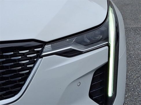 Certified 2022 Cadillac CT4 Premium Luxury image 9