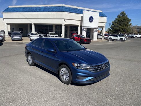 Used 2019 Volkswagen Jetta S image 2