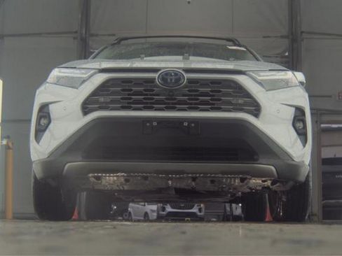 Used 2022 Toyota RAV4 Limited image 3