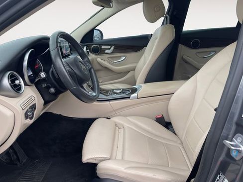 Used 2018 Mercedes-Benz C 300 4MATIC Sedan w/ Premium Package image 9