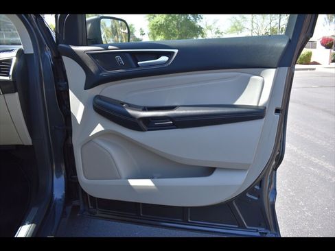 Used 2016 Ford Edge Titanium image 35