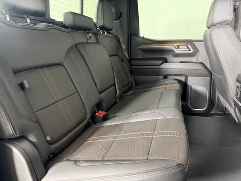 Used 2024 Chevrolet Silverado 1500 High Country w/ Technology Package AWD/4WD image 31