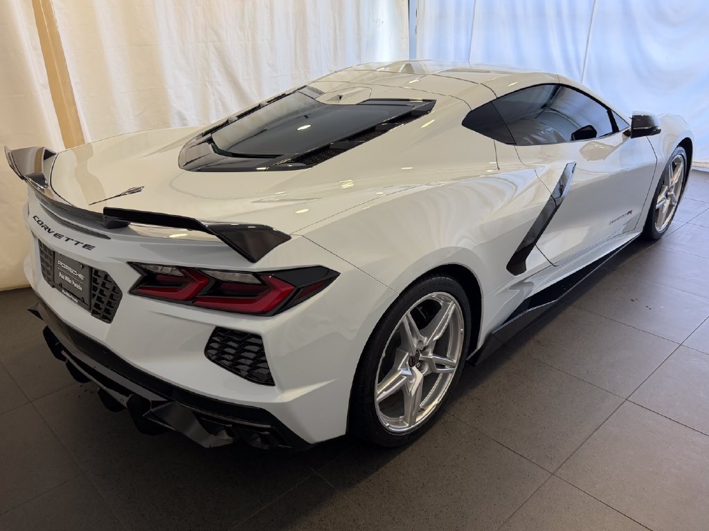 Used 2024 Chevrolet Corvette Stingray Preferred Cpe w/ Z51 Performance Package RWD image 9