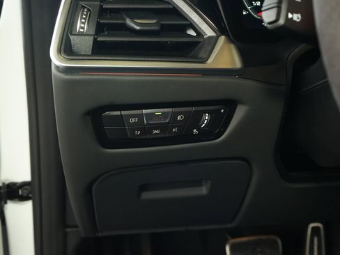 Used 2023 BMW M4 CSL RWD image 36