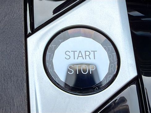 New 2026 BMW X5 xDrive50e w/ Executive Package image 36