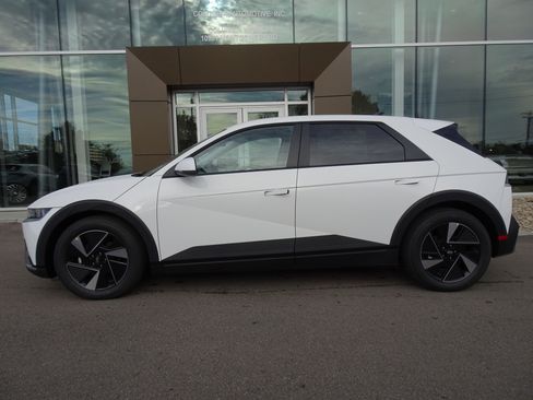 New 2026 Hyundai Ioniq 5 SEL image 2