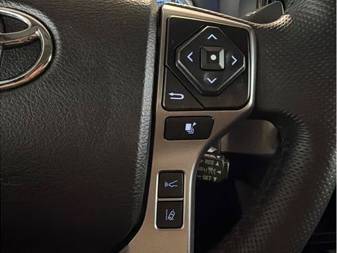 Used 2021 Toyota Tacoma SR5 AWD/4WD image 17