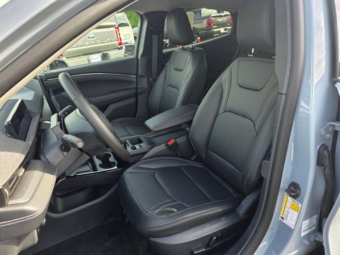 New 2025 Ford Mustang Mach-E Premium image 7