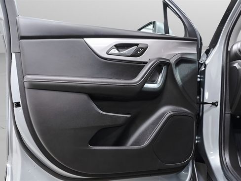 Used 2025 Chevrolet Blazer LT image 23