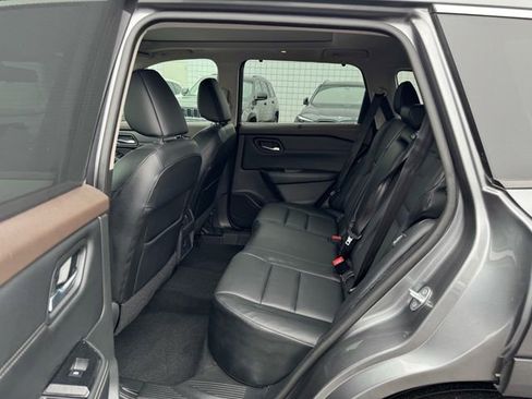 Certified 2022 Nissan Rogue SV w/ SV Premium Package image 15