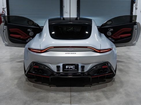 Used 2019 Aston Martin V8 Vantage Coupe RWD image 34