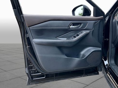 Certified 2023 Nissan Rogue SV w/ SV Premium B Package FWD image 21