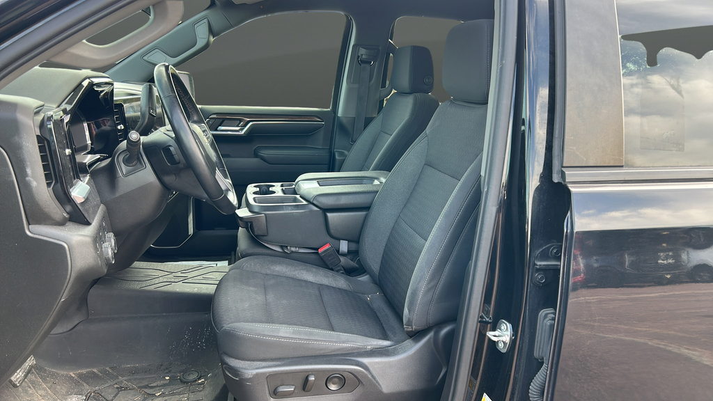 Used 2023 Chevrolet Silverado 1500 LT w/ Protection Package AWD/4WD image 9