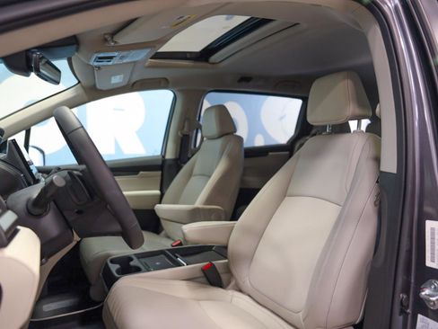 Used 2026 Honda Odyssey EX-L image 5