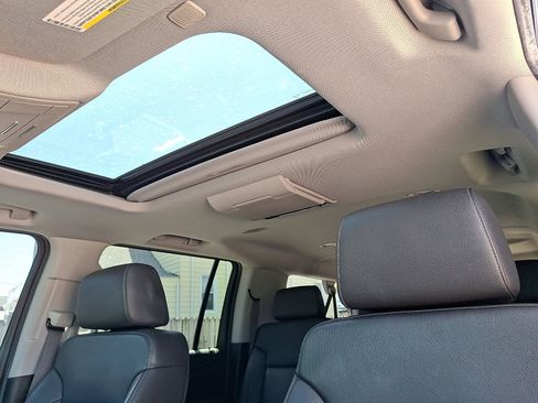 Used 2019 Chevrolet Suburban Premier AWD/4WD image 14