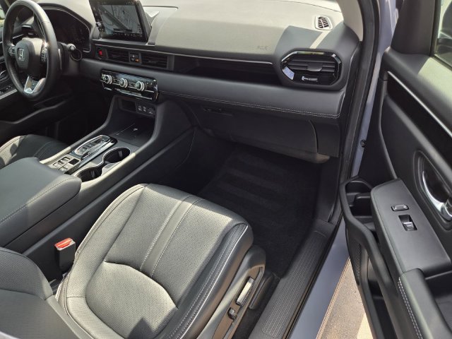 Used 2025 Honda Pilot Elite image 7