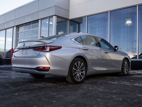 Used 2020 Lexus ES 300h w/ Premium Package image 6