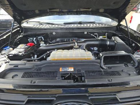 Used 2025 Ford Expedition Active image 17