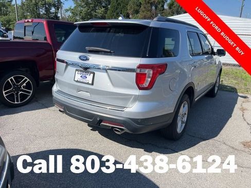 Used 2018 Ford Explorer XLT w/ Equipment Group 201A FWD image 2