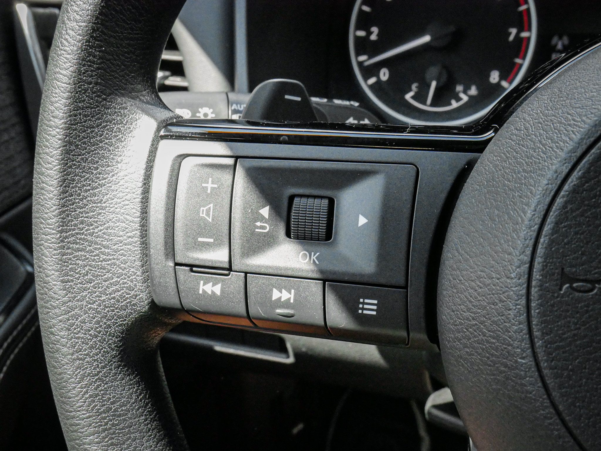 Used 2021 Nissan Rogue SV FWD image 19