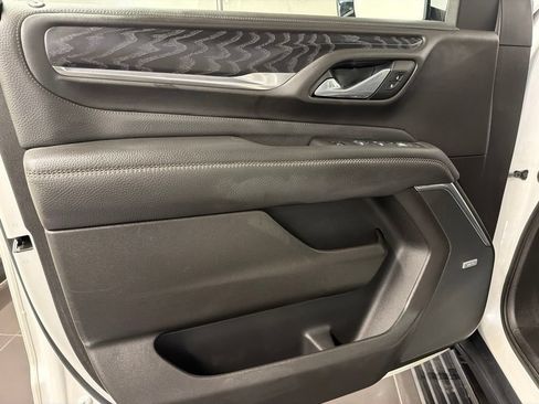 Used 2021 GMC Yukon XL Denali w/ Denali Ultimate Package AWD/4WD image 30