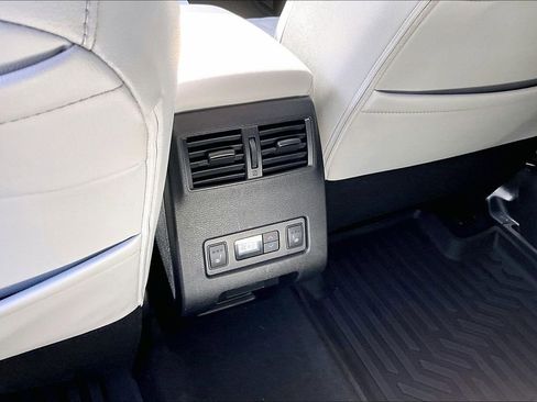 Used 2023 Mitsubishi Outlander SEL FWD image 18