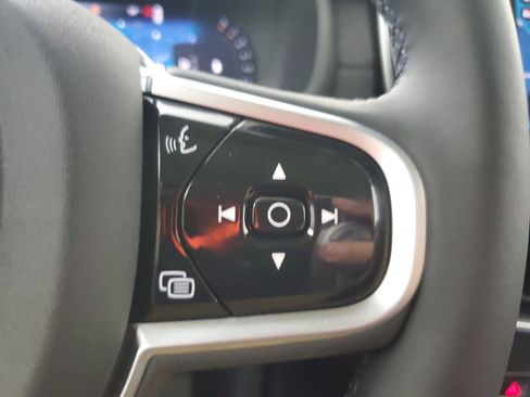 Used 2025 Volvo XC90 B6 Plus w/ Protection Package Premier AWD/4WD image 27