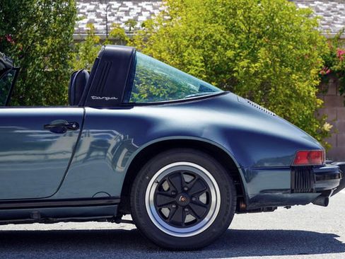Used 1987 Porsche 911 Carrera RWD image 5