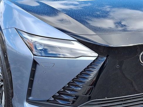 Used 2023 Lexus RZ 450e Premium image 10
