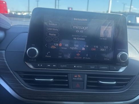 Used 2022 Nissan Altima 2.5 SL FWD image 10