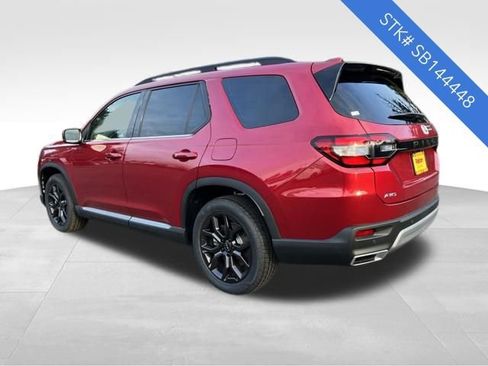 New 2025 Honda Pilot Touring image 6