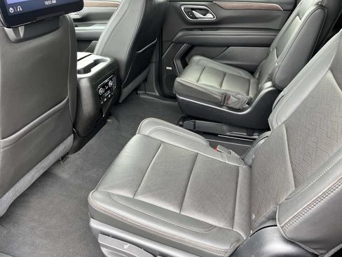 Used 2021 Chevrolet Suburban High Country AWD/4WD image 19