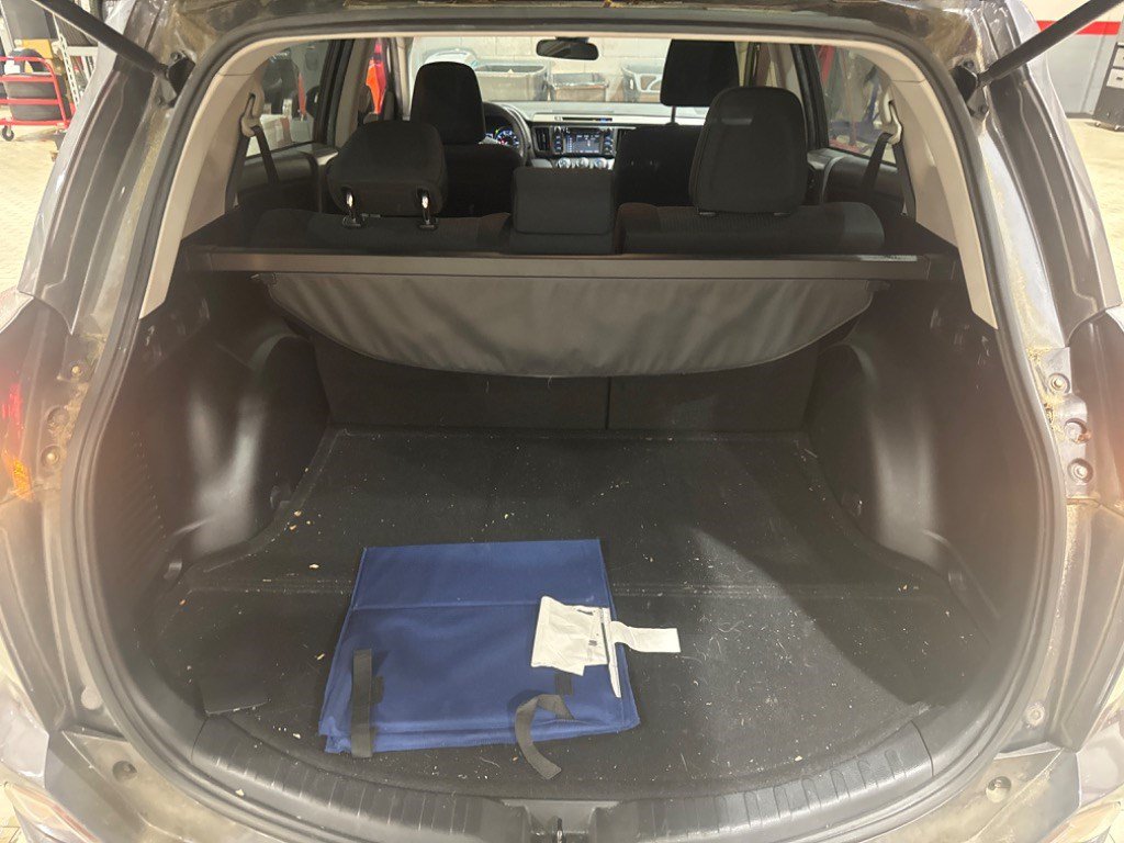 Used 2017 Toyota RAV4 LE FWD image 45