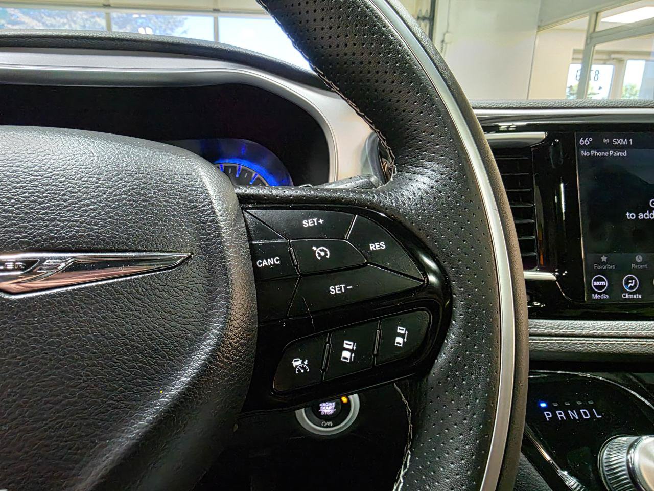 Used 2019 Chrysler Pacifica Limited w/ Advanced Safetytec Group FWD image 33