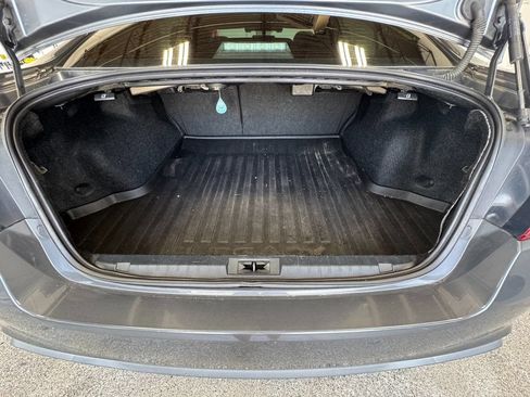 Used 2018 Subaru Legacy 3.6R Limited AWD/4WD image 21