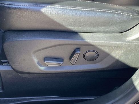 Used 2024 Ford Edge Titanium image 14