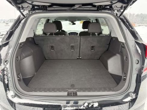 Used 2024 GMC Terrain SLE FWD image 9