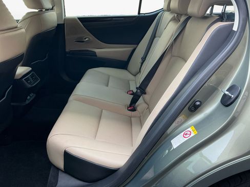 Used 2019 Lexus ES 350 w/ Premium Package FWD image 16