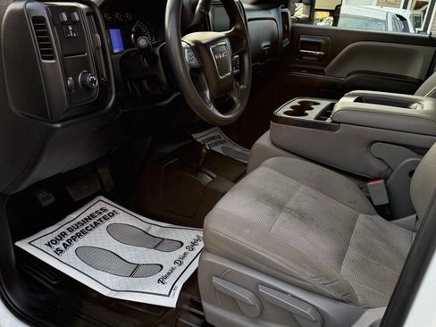 Used 2019 GMC Sierra 2500 LONG BED DOUBLE CAB w/ Sierra Convenience Package image 5