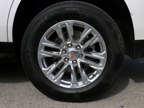 Used 2024 GMC Yukon SLT image 8